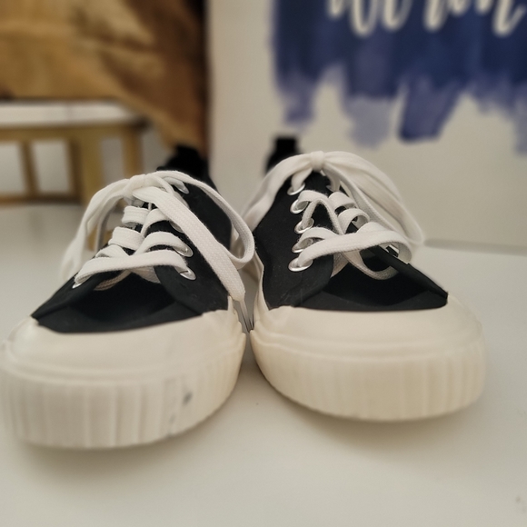 Esprit NWOT Black Canvas Cream Rubber Sneakers Women Size 9 - Picture 9 of 11